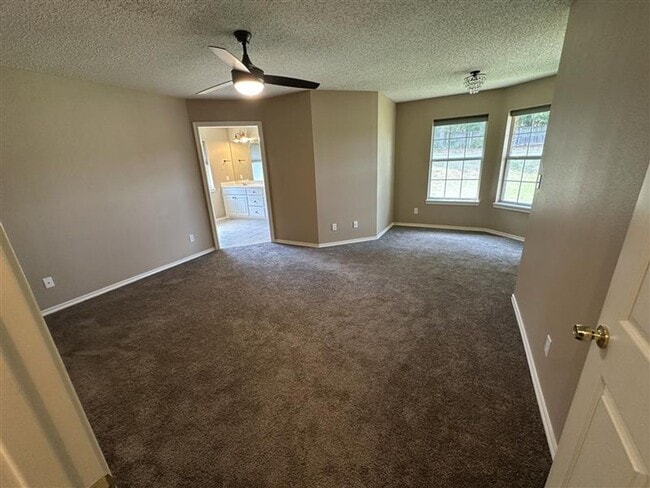 Building Photo - 2305 Haverhill Dr