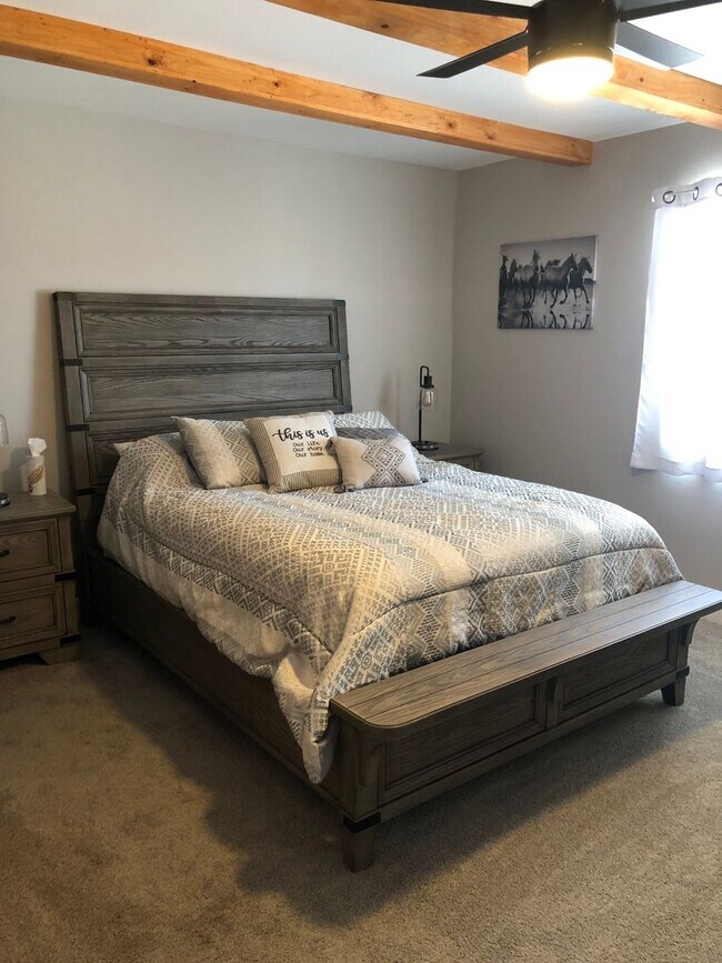 Building Photo - A GREAT REMODELED LIKE NEW HOME ON THE GOLF COURSE IN LEISURE WORLD 45+ Active Adult Resort Commu...