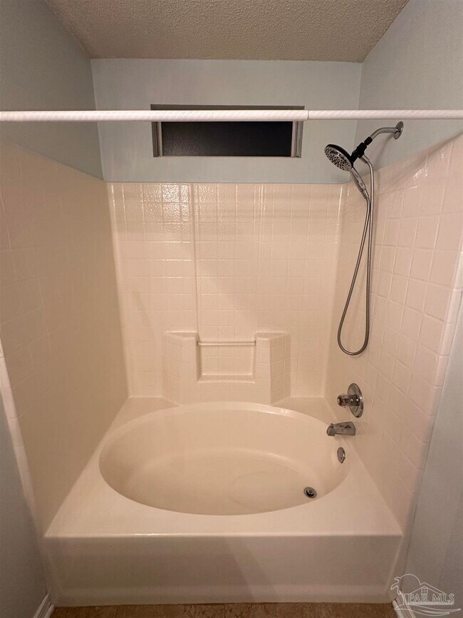 Building Photo - 317 Mizzen Ln