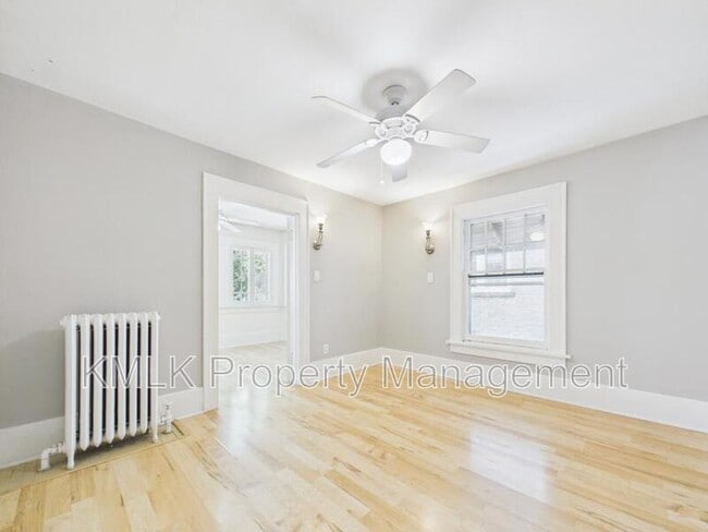 Building Photo - 137 Conger Ave