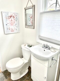 Building Photo - 7 Pleasant View Ave