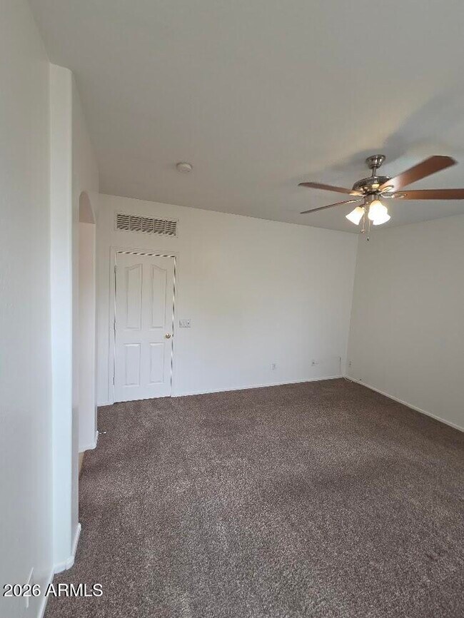 Building Photo - 12901 W Glenrosa Dr