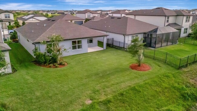 Building Photo - RENT SPECIAL - One Month Rent Free for 8/3...
