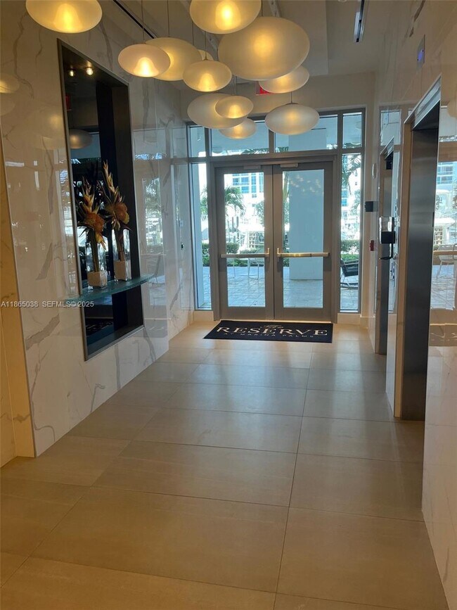 Building Photo - 17111 Biscayne Blvd