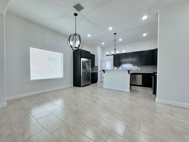 Building Photo - East El Paso 4 bed Refrig A/C with Gorgeous Backyard!