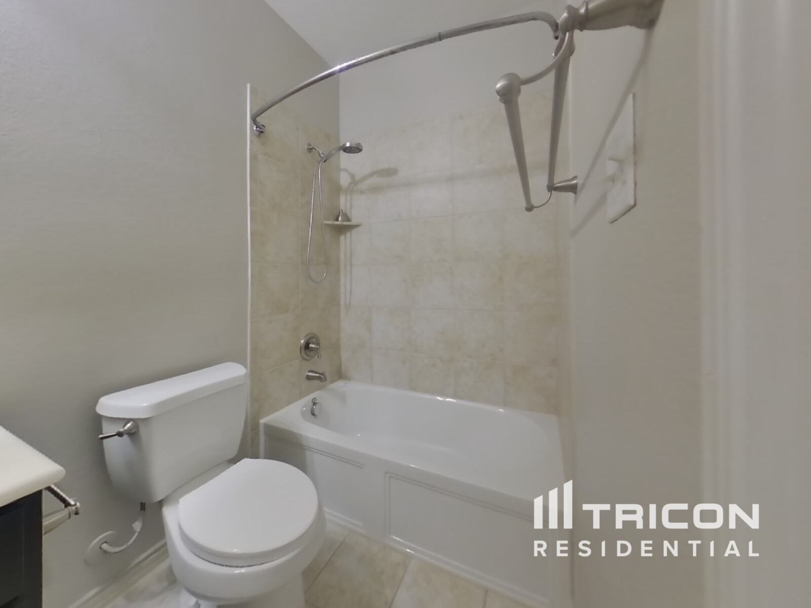Building Photo - 560 Bromeliad Dr