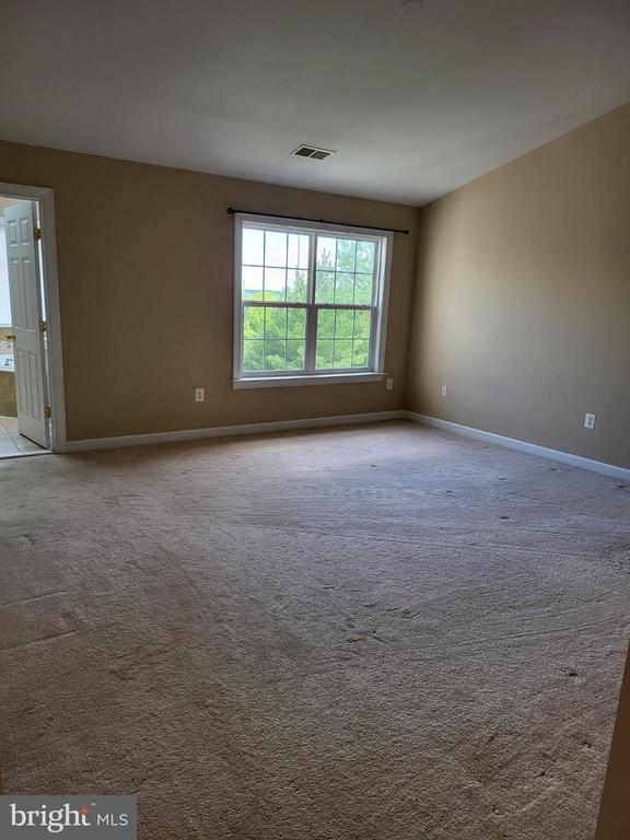 Building Photo - 6161 Popes Creek Pl