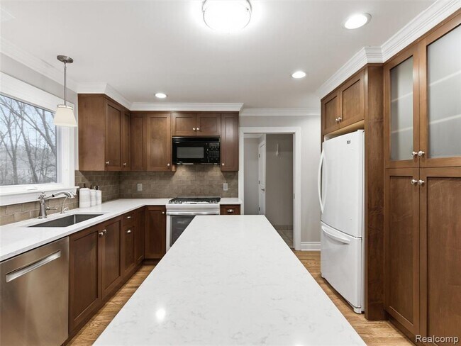 Building Photo - 4495 Maybee Rd