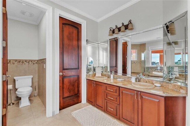 Building Photo - 7924 3rd Ave S