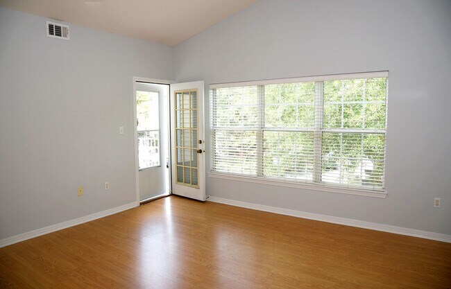 Building Photo - Rare 3 Bedroom Condo in Niceville!