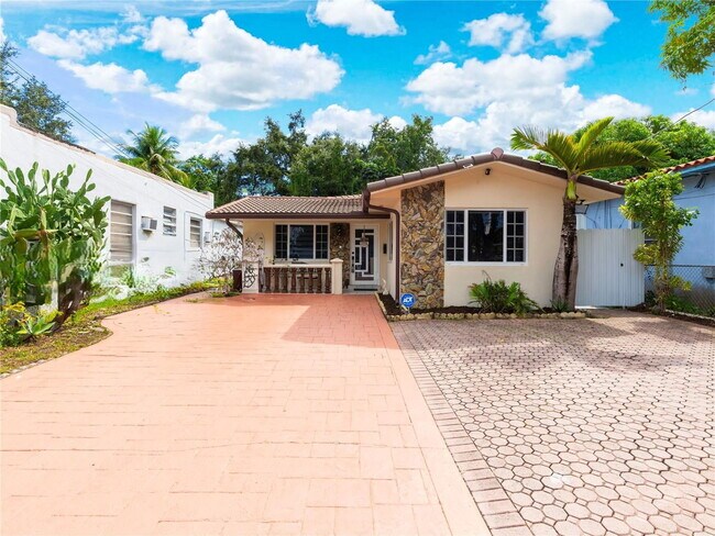 Building Photo - Northwest 58th Court, Miami, FL 33126 - 3 BR 2 BA single-family home