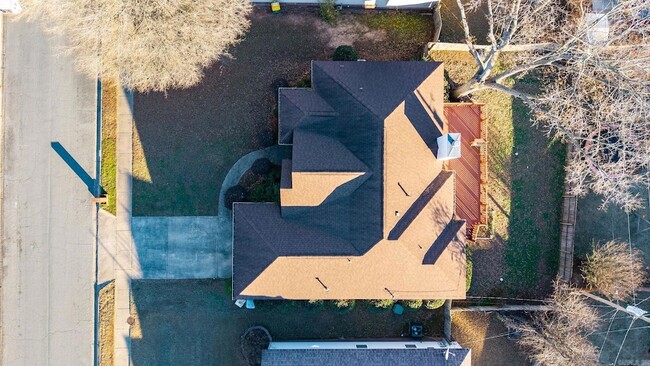 Building Photo - 12711 Misty Creek Dr