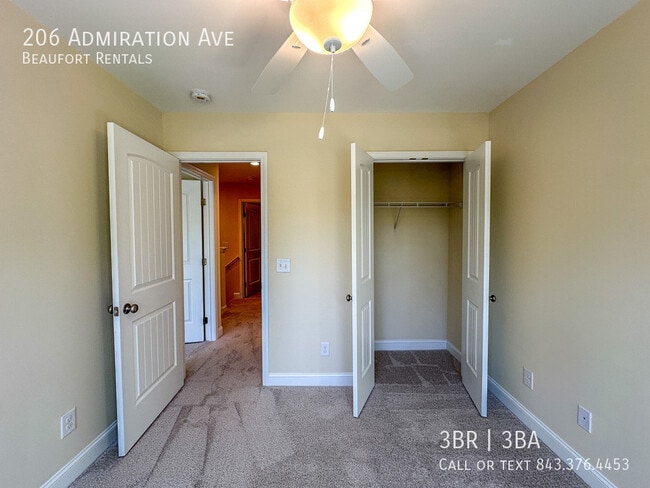 Building Photo - 206 Admiration Ave