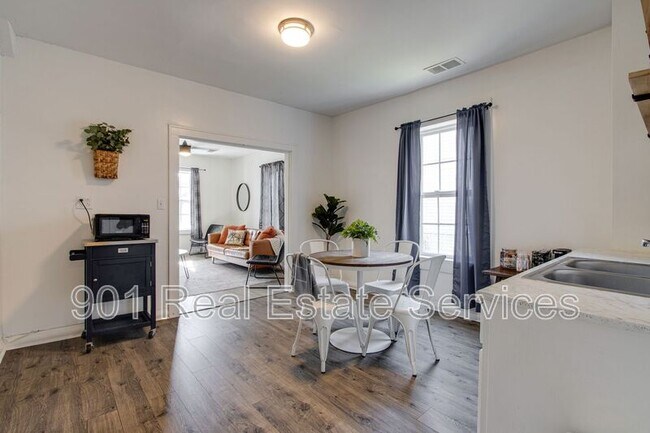 Building Photo - 1954 Manila Ave