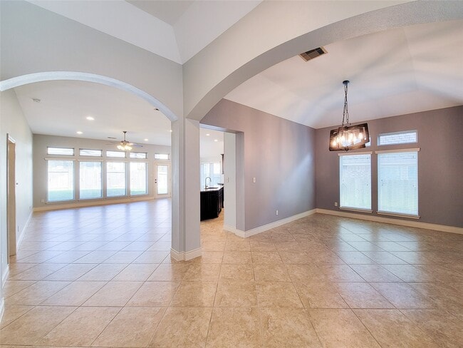 Building Photo - 106 Colina Vista Way