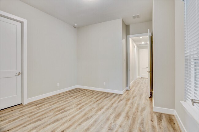 Building Photo - 1619 Chisos Bnd