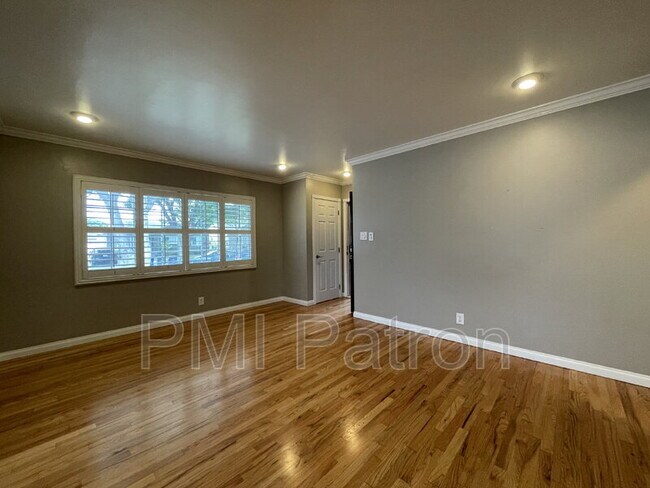 Building Photo - 4233 Redline Dr