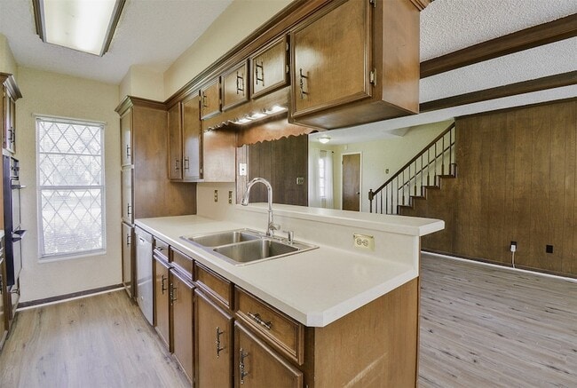 Building Photo - 13915 Roundstone Ln