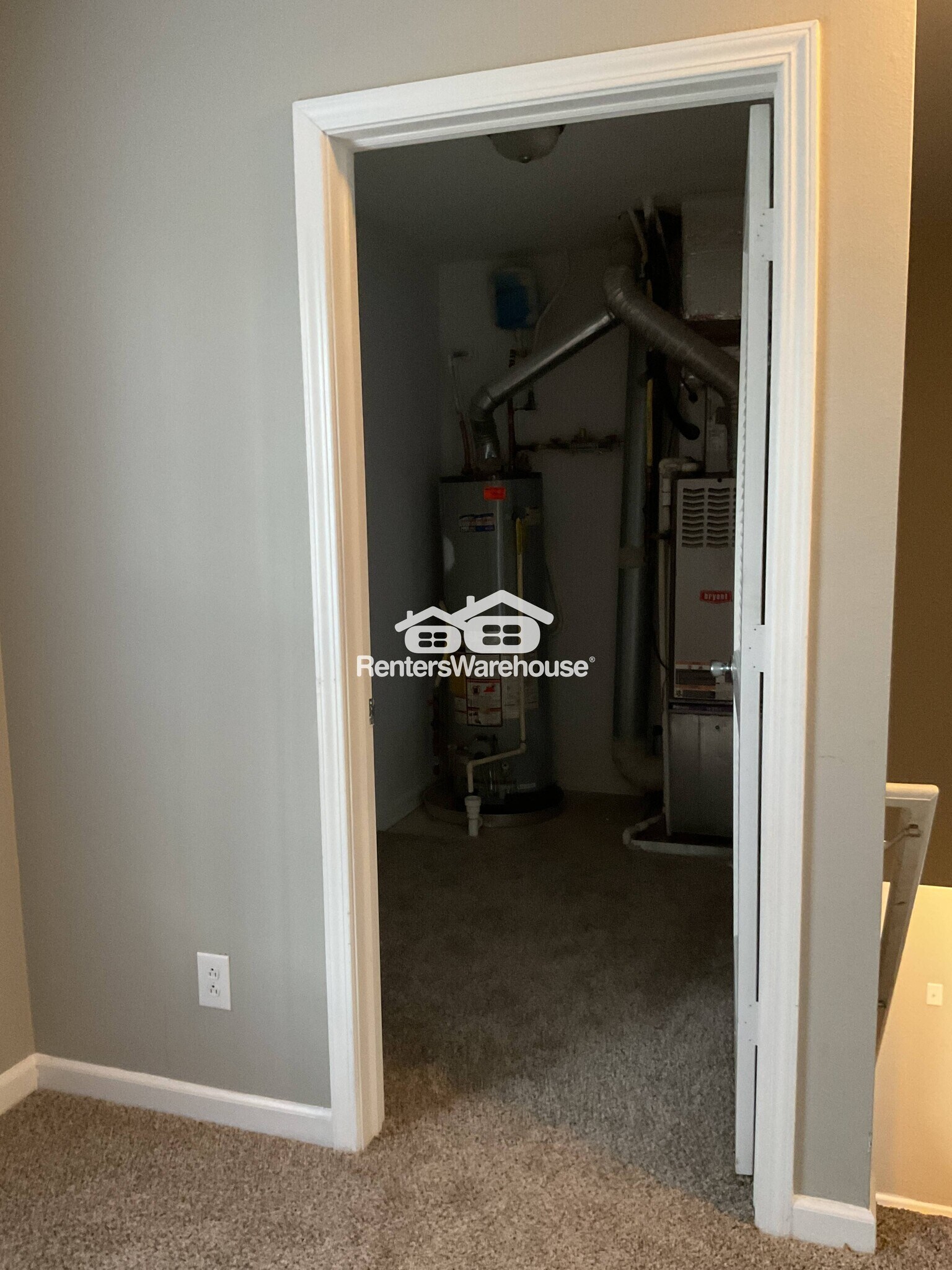 Building Photo - 3107 Meadow Knoll Dr