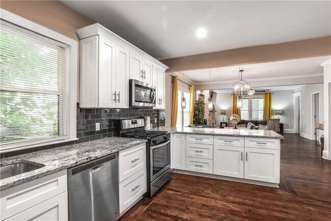 Building Photo - 1158 Donnelly Ave SW