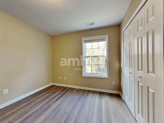 Building Photo - 6859 Coopers Hawk Trl