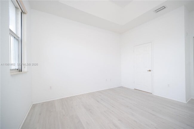 Building Photo - 10885 NW 89th Terrace