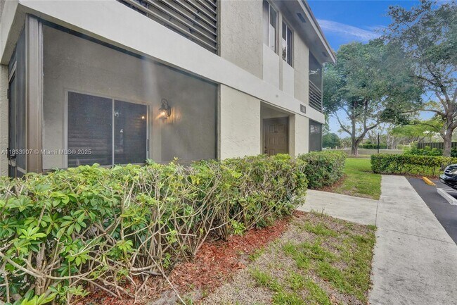 Building Photo - 106 Gardens Dr