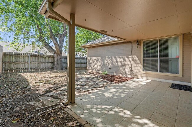 Building Photo - 2302 Windrift Way