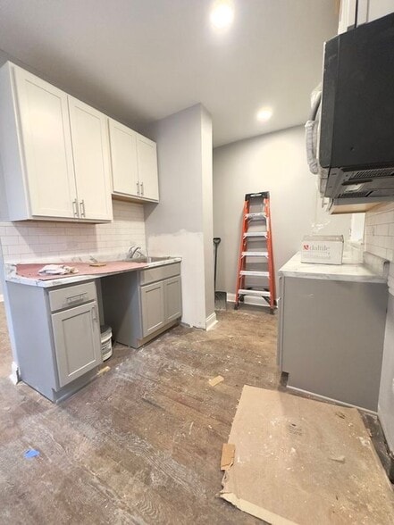 Building Photo - 1251 W Rosemont Ave