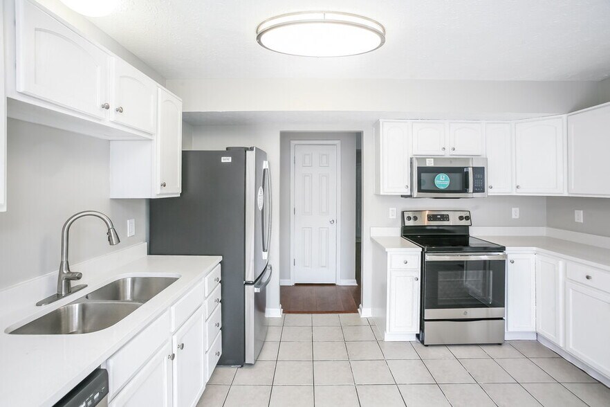 Building Photo - 3329 Gainesville Ct