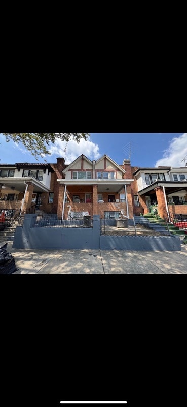 Building Photo - 5869 Woodcrest Ave