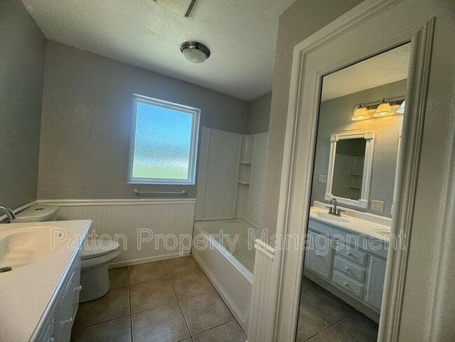 Building Photo - 5112 Arden Rd