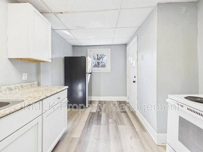 Building Photo - 2337 15th St SW