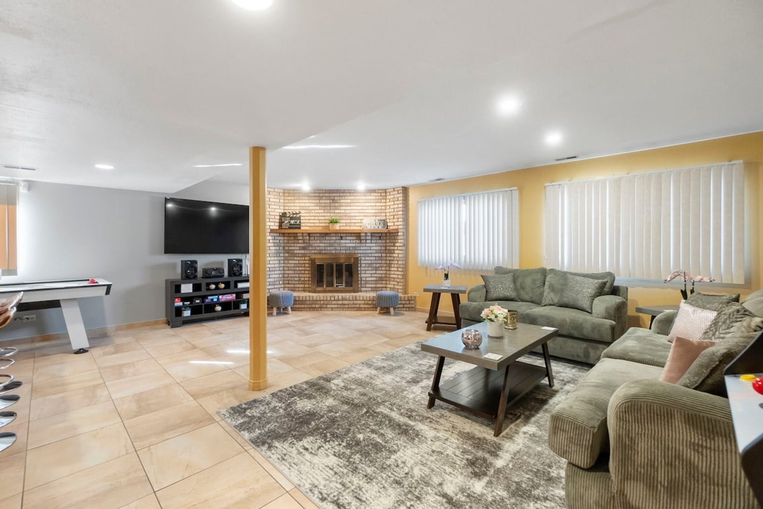 Building Photo - 4920 Lake Ct