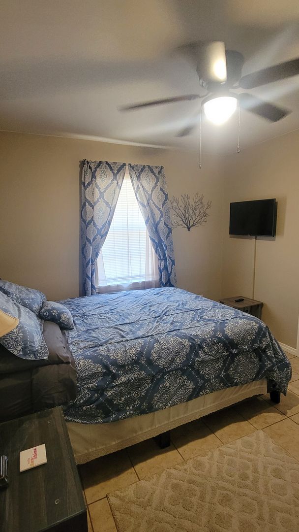 Building Photo - Charming 3-Bedroom, 1-Bath Home with Large...