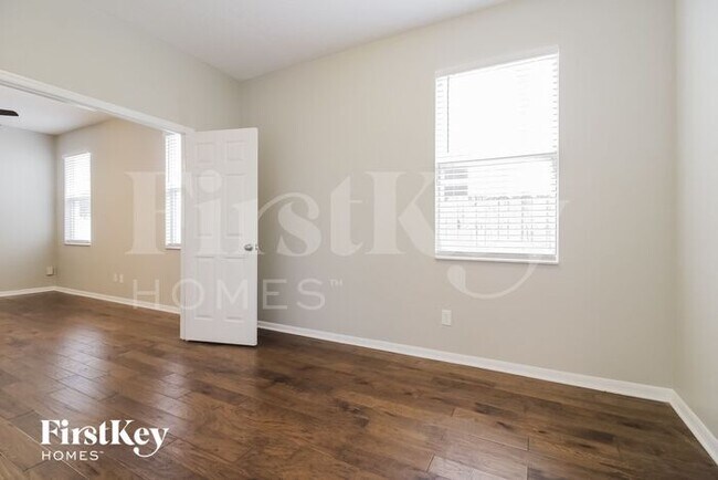 Building Photo - 9797 Bennington Chase Dr