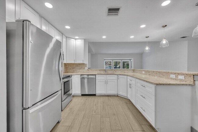 Building Photo - Waterbridge Stunner