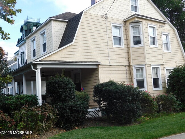 Building Photo - 319 Jersey Ave