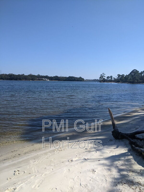 Building Photo - 5 Ellinor Ct