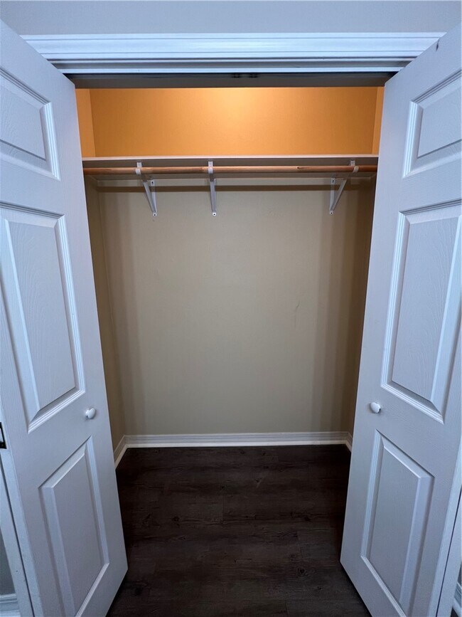 Building Photo - 3014 SE J St