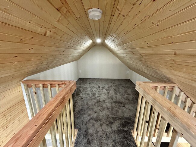 Building Photo - Highview Dr (MN)