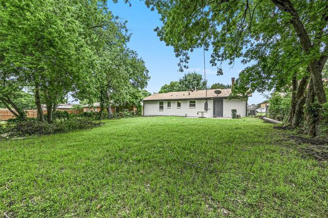 Building Photo - 2209 Sybil Dr