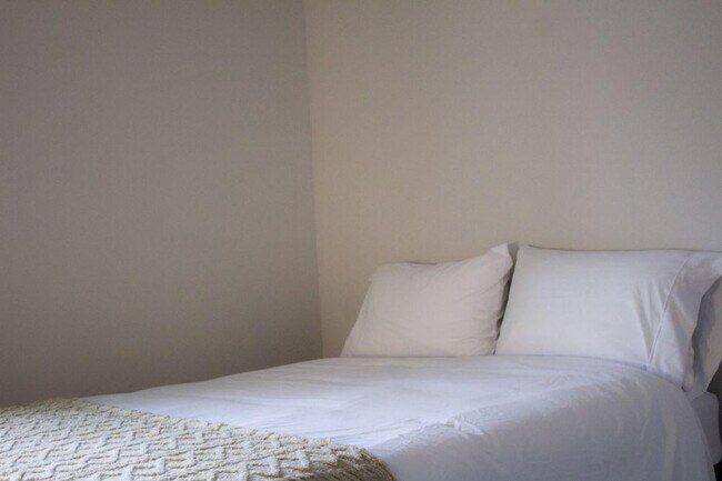 Building Photo - 1439 N Telluride St