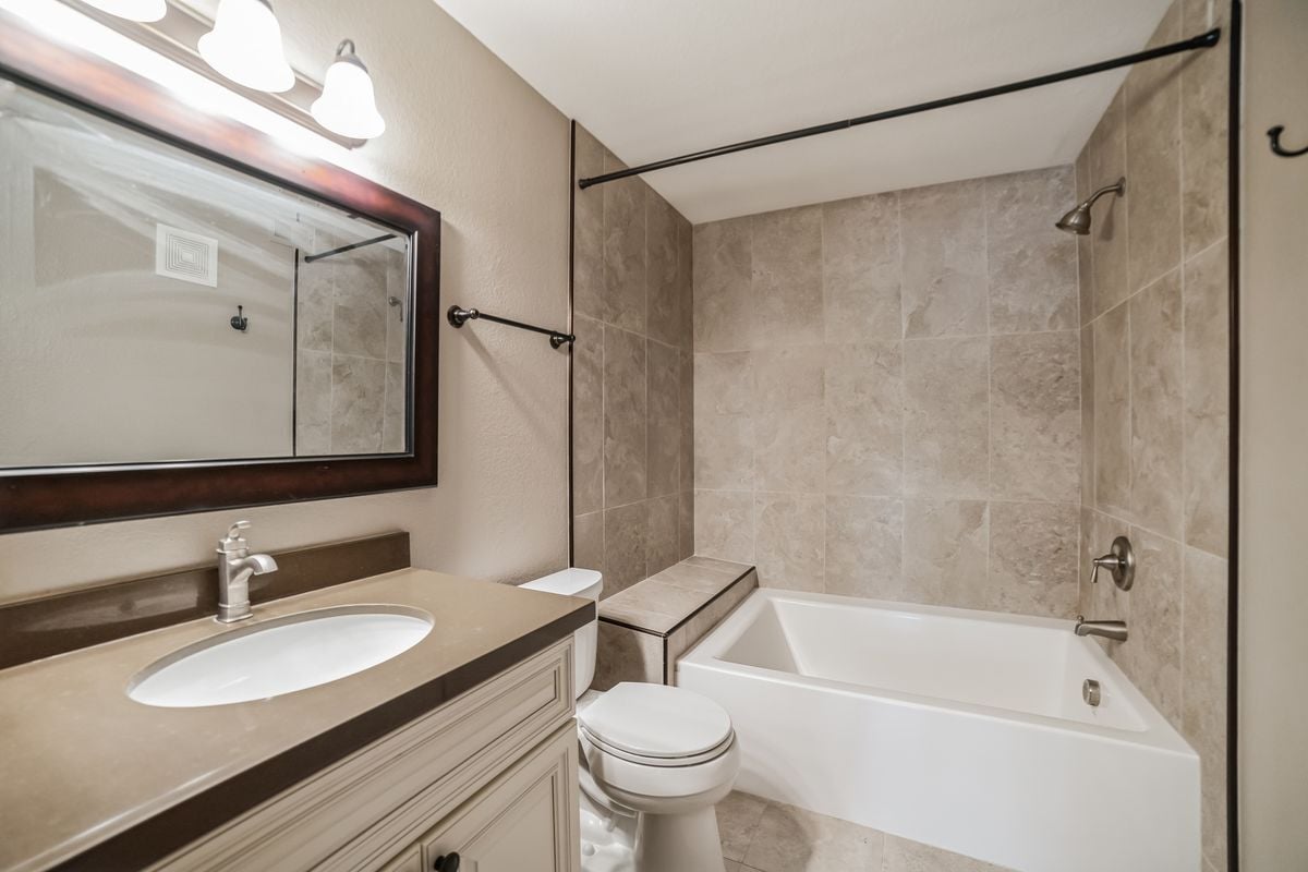 Building Photo - 7885 W Flamingo Rd