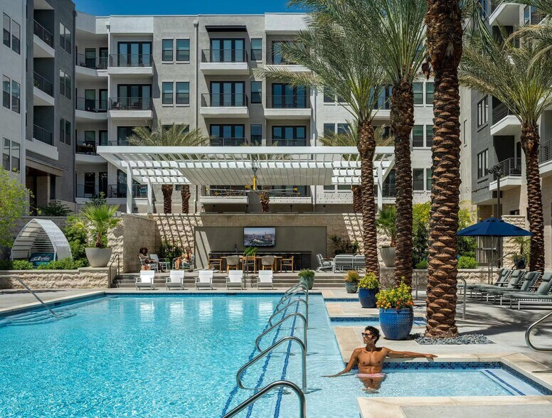 Building Photo - 250 Promenade Pl