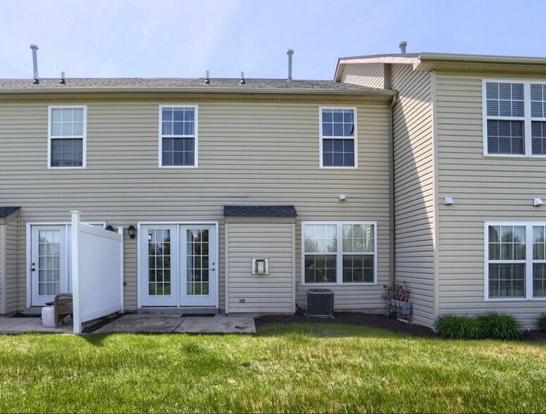 Building Photo - 226 Sparrow Rd