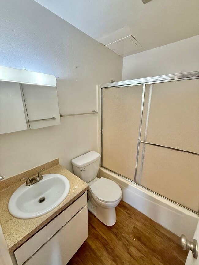 Building Photo - 1st & 2nd Floor, 1ST MONTH 1/2 OFF SPECIAL...