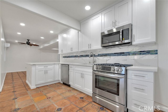 Building Photo - 145 S Vista Grande