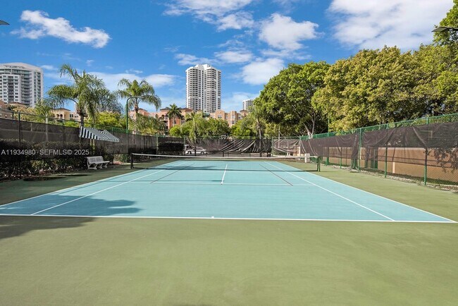 Building Photo - 19501 E Country Club Dr