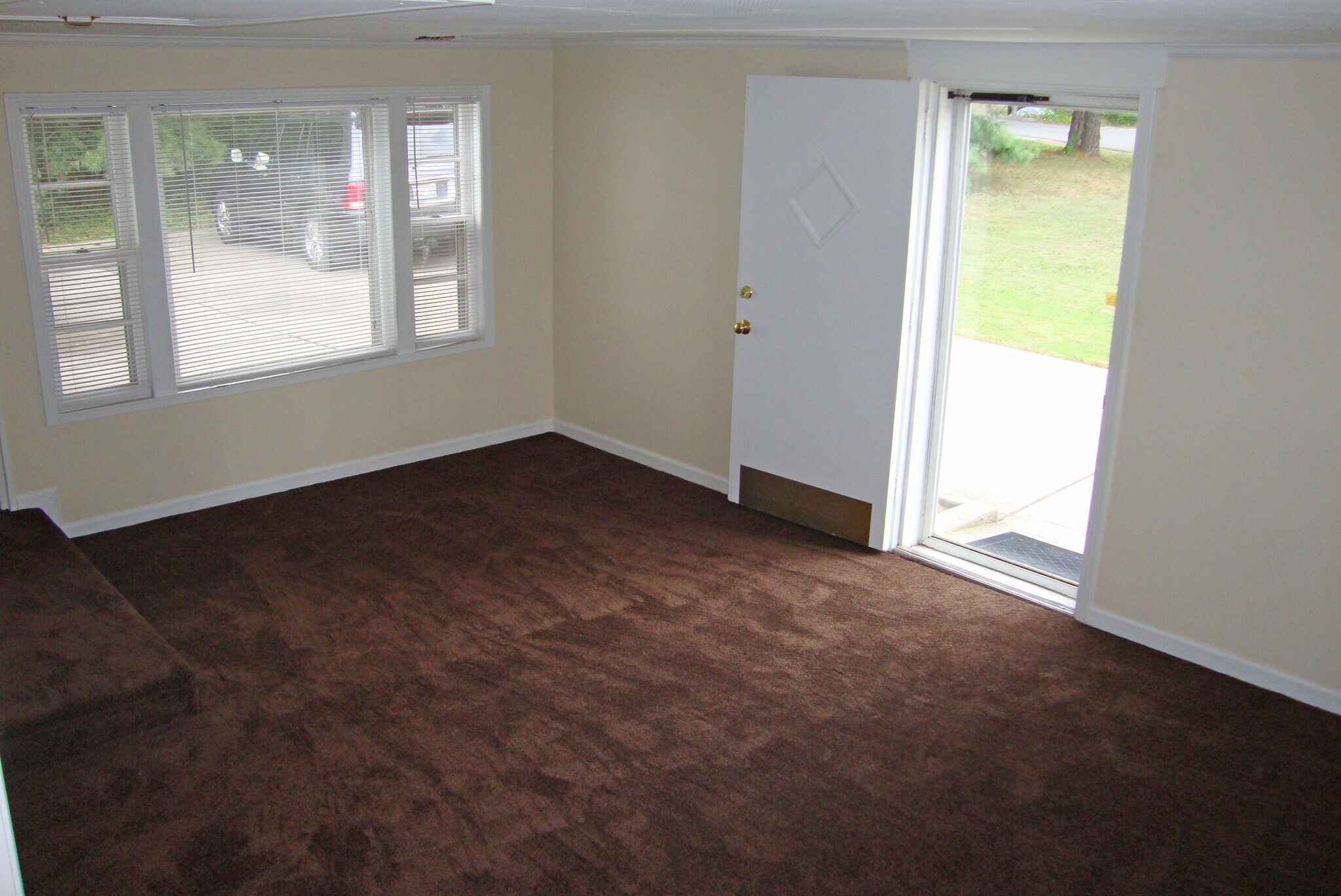 Building Photo - 4925 Hopedale Dr